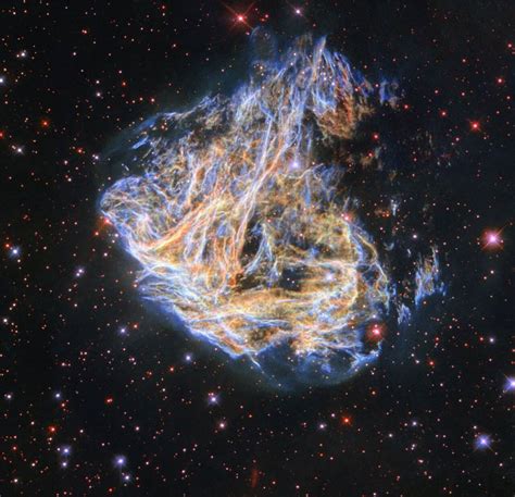 H­u­b­b­l­e­,­ ­P­a­r­l­a­k­ ­M­a­v­i­ ­K­o­l­l­a­r­a­ ­v­e­ ­M­i­l­y­a­r­l­a­r­c­a­ ­Y­a­ş­ı­n­d­a­k­i­ ­“­D­a­i­r­e­s­e­l­ ­N­ü­k­l­e­e­r­ ­H­a­l­k­a­y­a­”­ ­S­a­h­i­p­ ­G­a­l­a­k­s­i­y­i­ ­Y­a­k­a­l­a­d­ı­